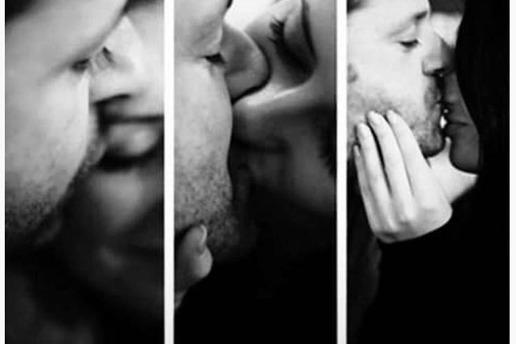 Любимые милуются и целуются...