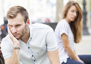 Как заставить мужчину ревновать: 7 работающих способов