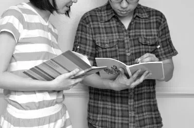 Попросите его одолжить вам книгу Попросите его одолжить вам книгу