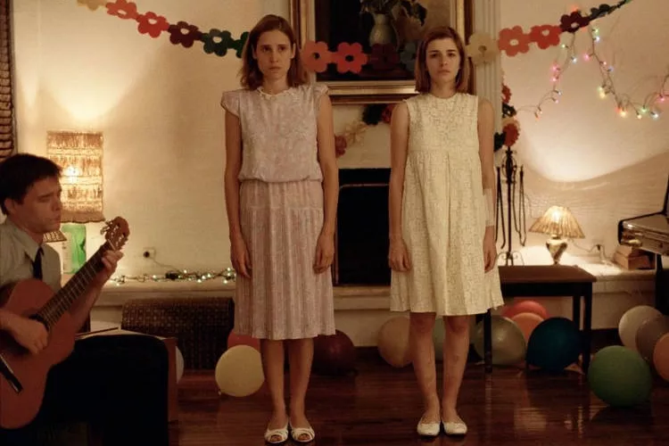 DOGTOOTH, KYNODONTAS (2009)