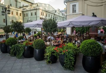 Сидим дома: Россия оказалась одной из худших стран по частоте посещений кафе и ресторанов